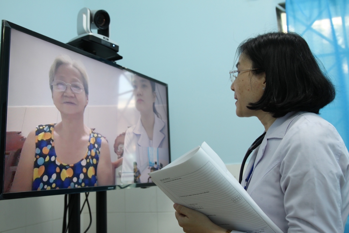 ​Mô hình khám bệnh từ xa ở TPHCM: Đưa bác sĩ tuyến trên “về” tận nhà dân