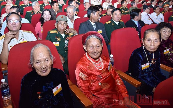 Tri ân những người mẹ hy sinh thầm lặng cho Tổ quốc