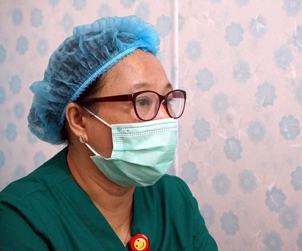 Nữ điều dưỡng trưởng kiên cường bám trụ nơi điều trị bệnh nhân Covid-19