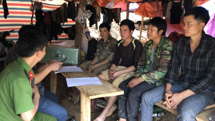 Công an Sơn La tập kích nhiều điểm khai thác vàng trái phép
