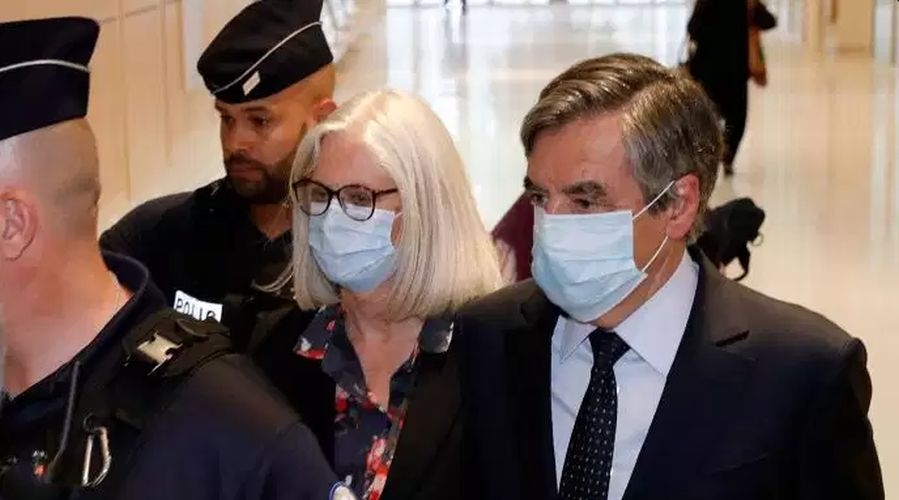 Cựu Thủ tướng Pháp Francois Fillon bị kết án 5 năm tù