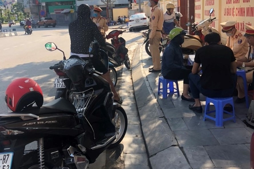 Bán vạn thẻ bảo hiểm/ngày “nhờ” tổng kiểm soát phương tiện đường bộ
