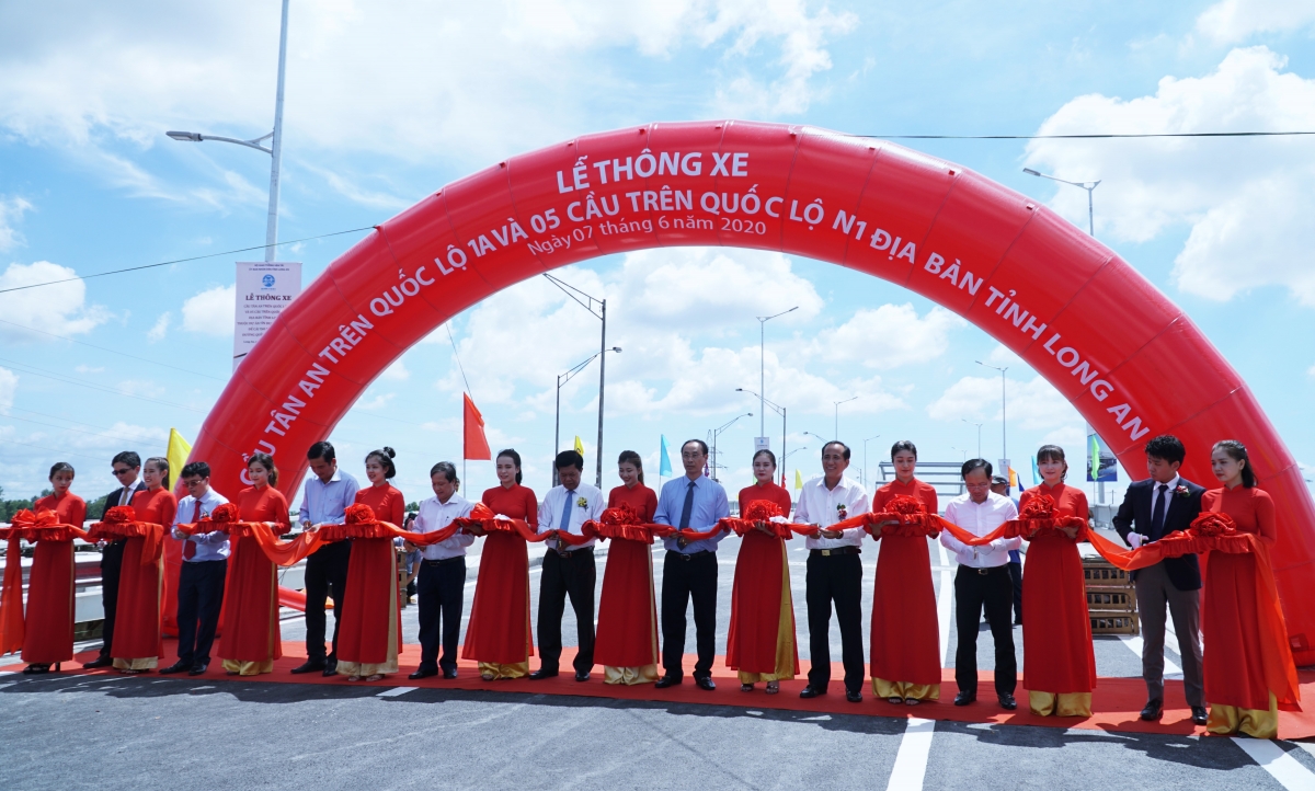 Thông xe 6 cây cầu huyết mạch trên QL1 và tuyến đường biên giới N1