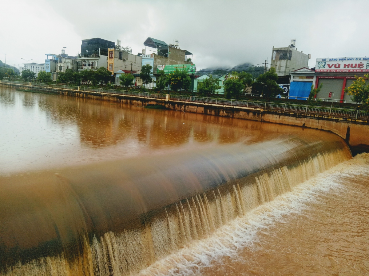 Sơn La liên tục phát cảnh báo lũ quét, sạt lở đất