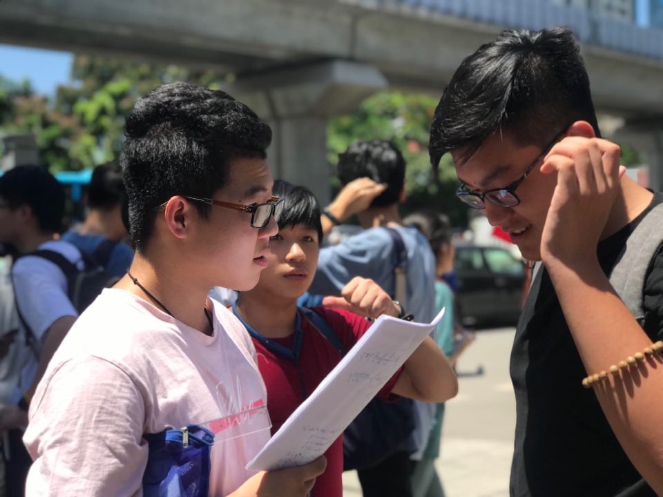 Thí sinh “than” đề thi Sinh học chuyên lớp 10 KHTN dài