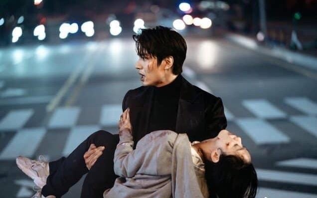 Quân vương bất diệt tập 11: Lee Min Ho cứu Kim Go Eun lúc cận kề cái chết