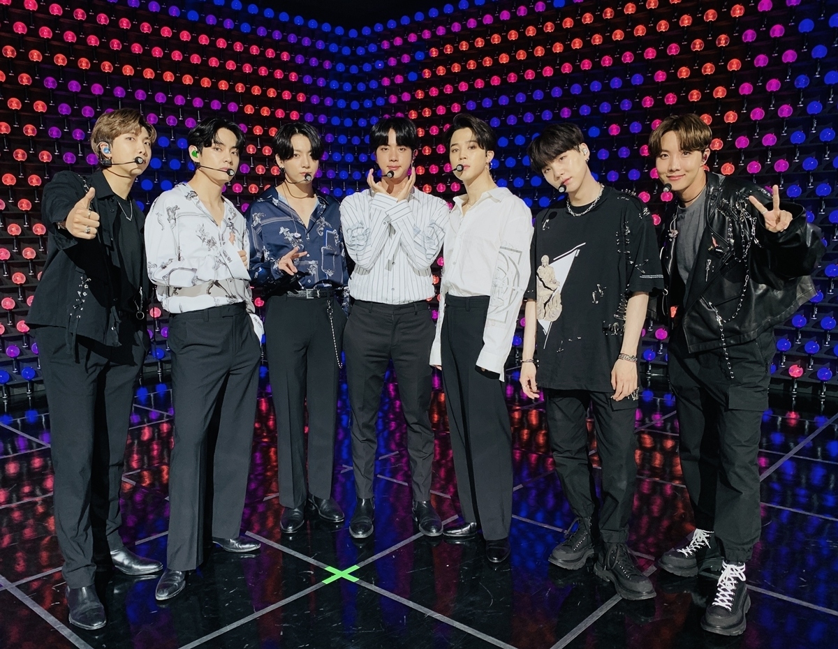 BTS gây bão với concert online “Bang Bang Con” thu hút hơn 750.000 người xem