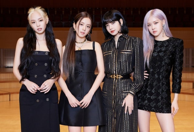 BLACKPINK bùng nổ nhan sắc trong họp báo trước thềm ra mắt MV mới