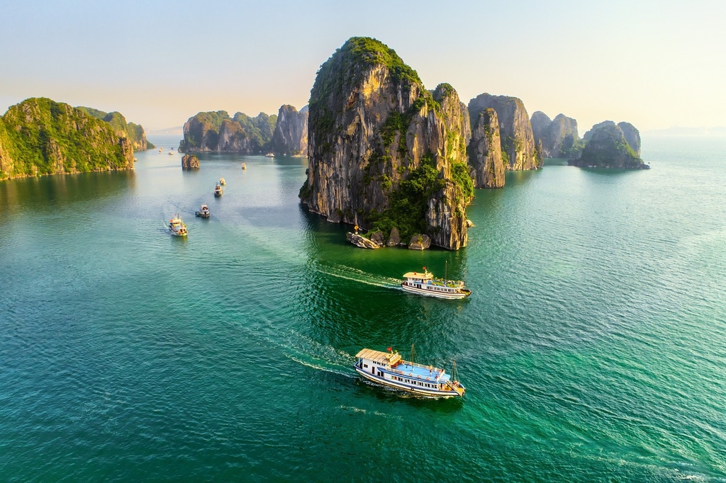 Vịnh Hạ Long lọt top 50 kỳ quan thiên nhiên đẹp nhất thế giới