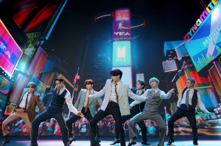 BTS nhận “mưa” lời khen với màn trình diễn “Dynamite” tại VMAs 2020