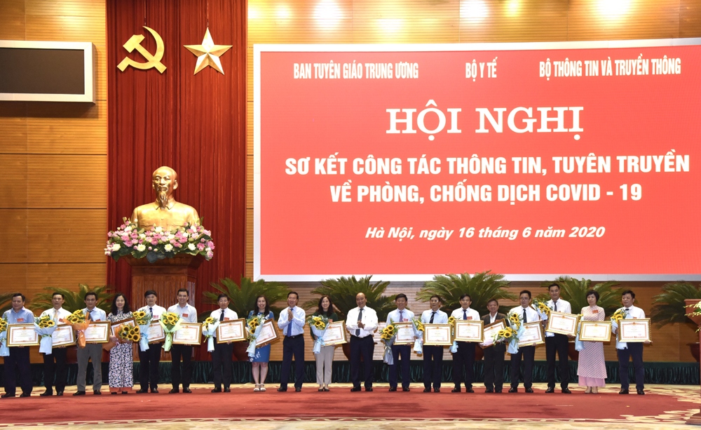 Thủ tướng: Báo chí cần tiếp tục phát huy tinh thần “phò chính, diệt tà“