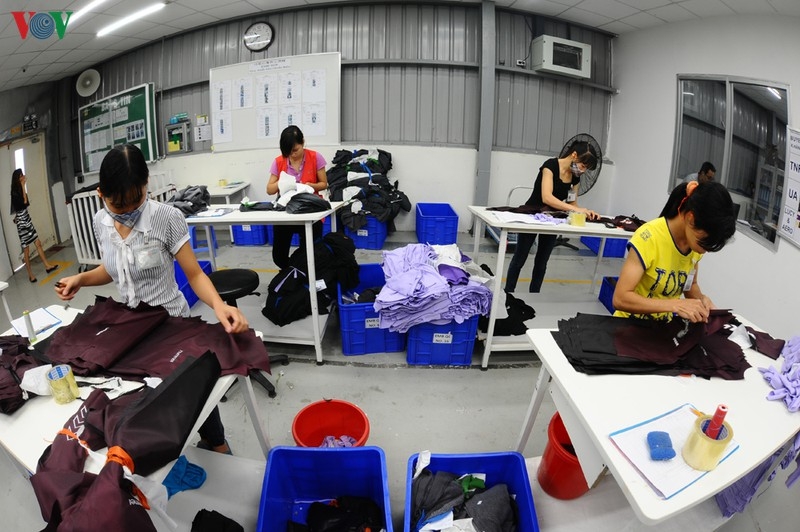 Cần hỗ trợ DN, người lao động vượt qua giai đoạn tiền khủng hoảng