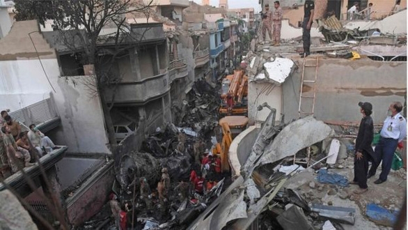 Tìm thấy hộp đen chiếc máy bay gặp nạn của Pakistan