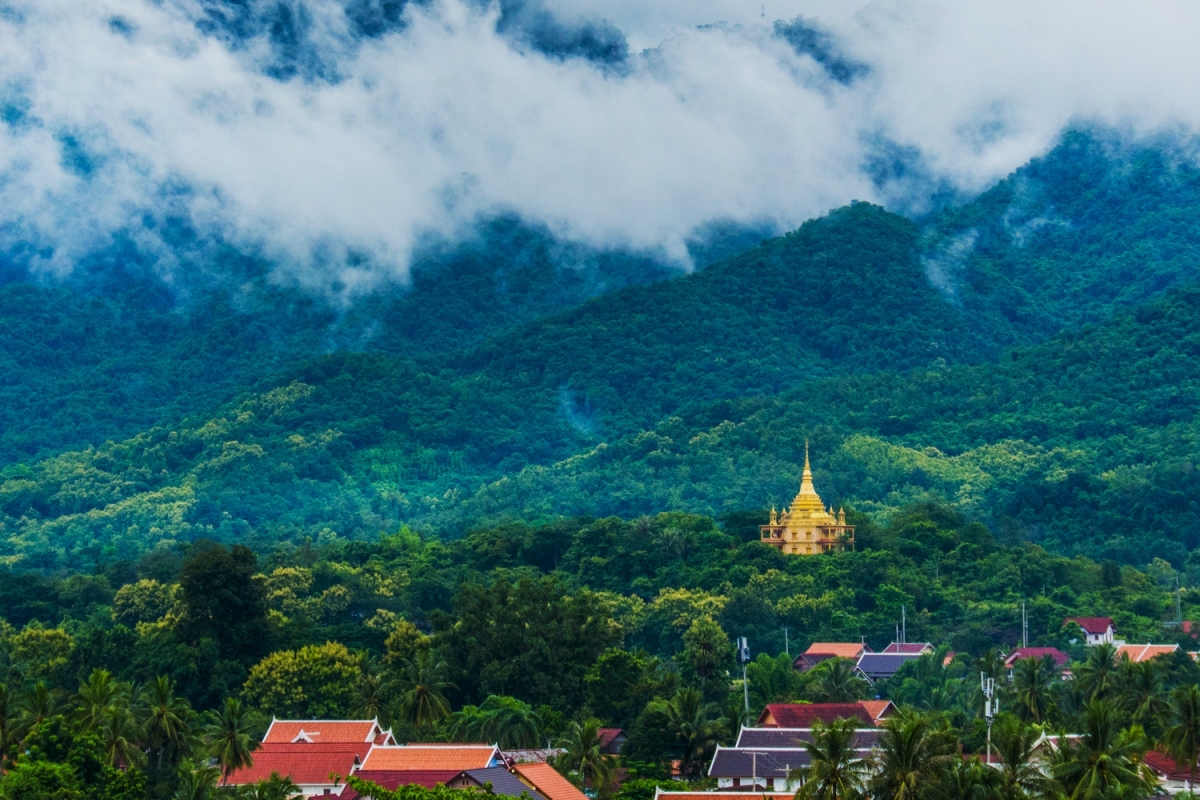 Sống chậm, đi chậm, ăn chậm ở Luang Prabang