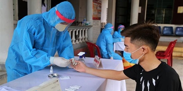 35 trường hợp liên quan bệnh nhân 727 đều âm tính lần 1 với SARS-CoV-2