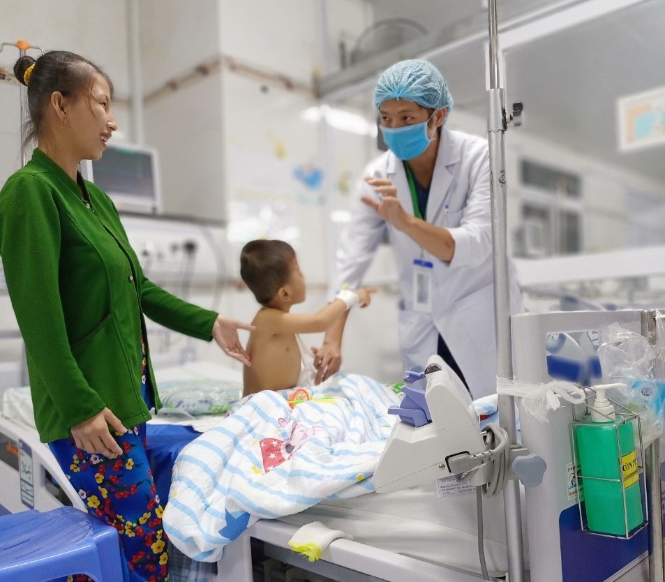 Kích hoạt báo động đỏ liên viện cứu bé trai thoát khỏi nguy cơ đoạn chi