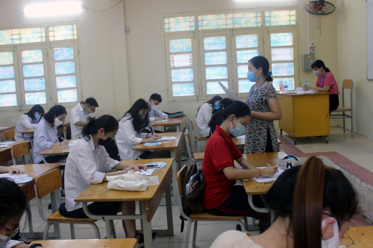 Hà Nội điều động 500 giáo viên chấm thi tốt nghiệp, hoàn thành sớm hơn dự kiến