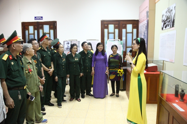 Nghệ An khai mạc triển lãm "Ký ức thời hoa lửa”