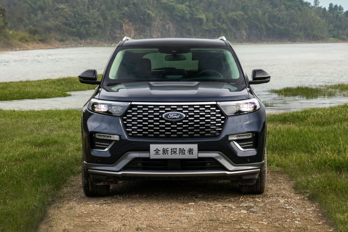 Ford Explorer Platinum 2020 vừa ra mắt được trang bị những gì?