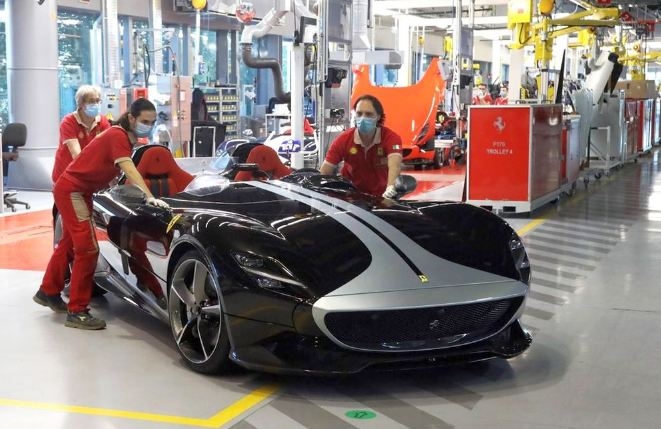 Ferrari tái sản xuất trở lại hoàn toàn từ hôm nay (8/5)