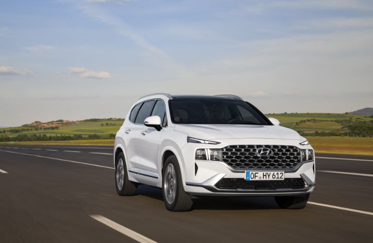 Hyundai Santa Fe 2021 “lột xác” từ trong ra ngoài