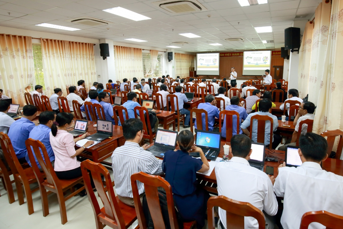 Infographics: Số giờ đứng lớp tối thiểu của giảng viên đại học là lãnh đạo, quản lý