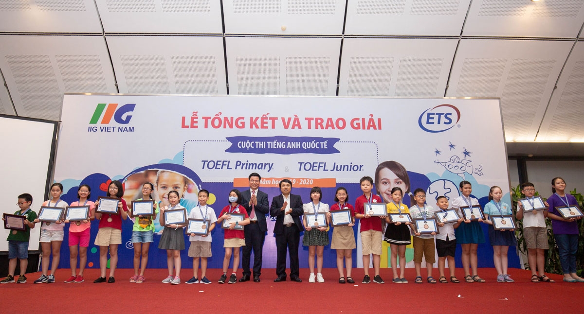 3 thí sinh giành ngôi vị Quán quân quốc gia Cuộc thi tiếng Anh TOEFL