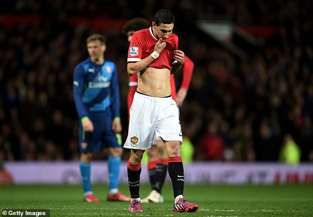 Cuộc sống “địa ngục” ở Manchester qua hồi ức của vợ Angel Di Maria