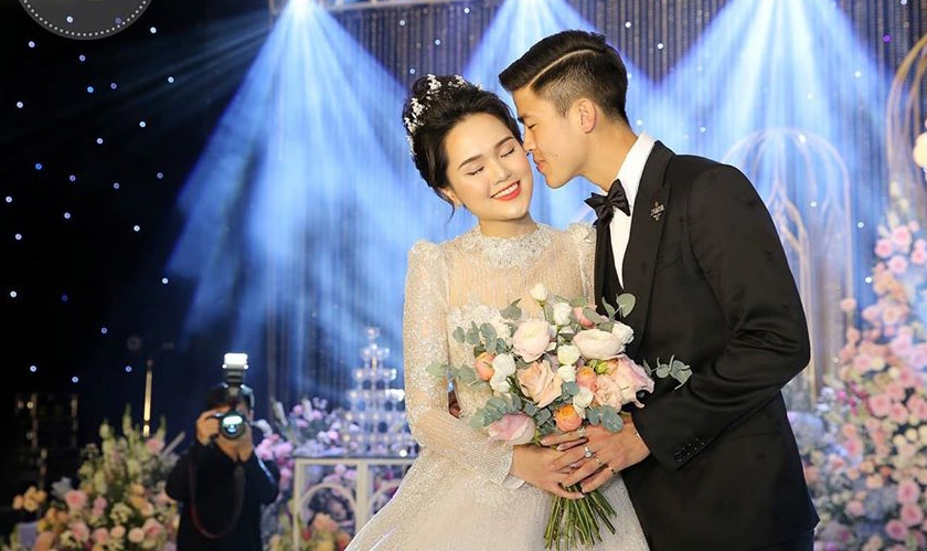 Vợ trung vệ Duy Mạnh viết tâm thư phản bác tin đồn bị chồng đánh trên phố