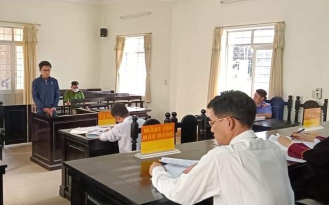 Xử phạt 9 tháng tù treo đối tượng giả mạo Facebook tung tin sai sự thật