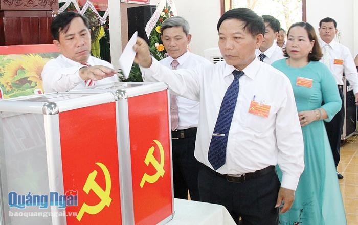 Quảng Ngãi tập trung tổ chức tốt Đại hội Đảng cấp trên cơ sở