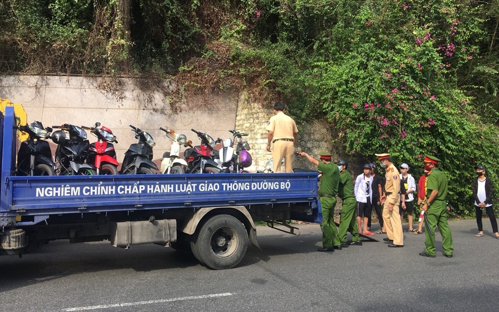 Tạm giữ nhóm thanh niên lạng lách đánh võng ở Đồ Sơn (Hải Phòng)