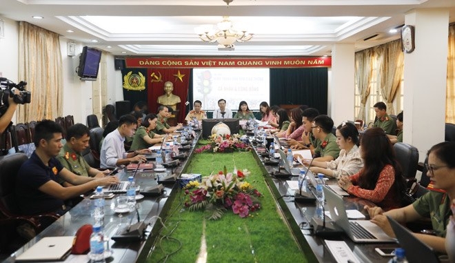 Chống người thi hành công vụ khi tham gia giao thông ngày một phức tạp