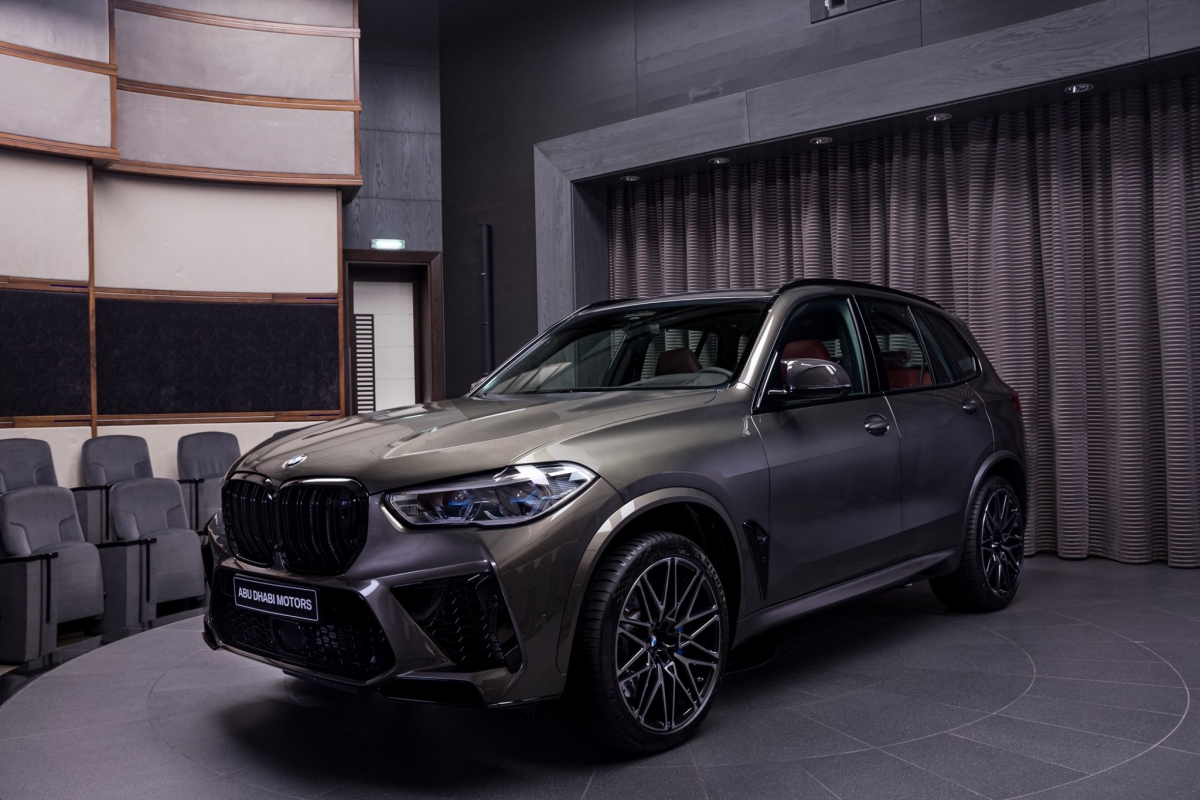 Chi tiết BMW X5M Competition 2020 mang màu xanh Manhattan Metal