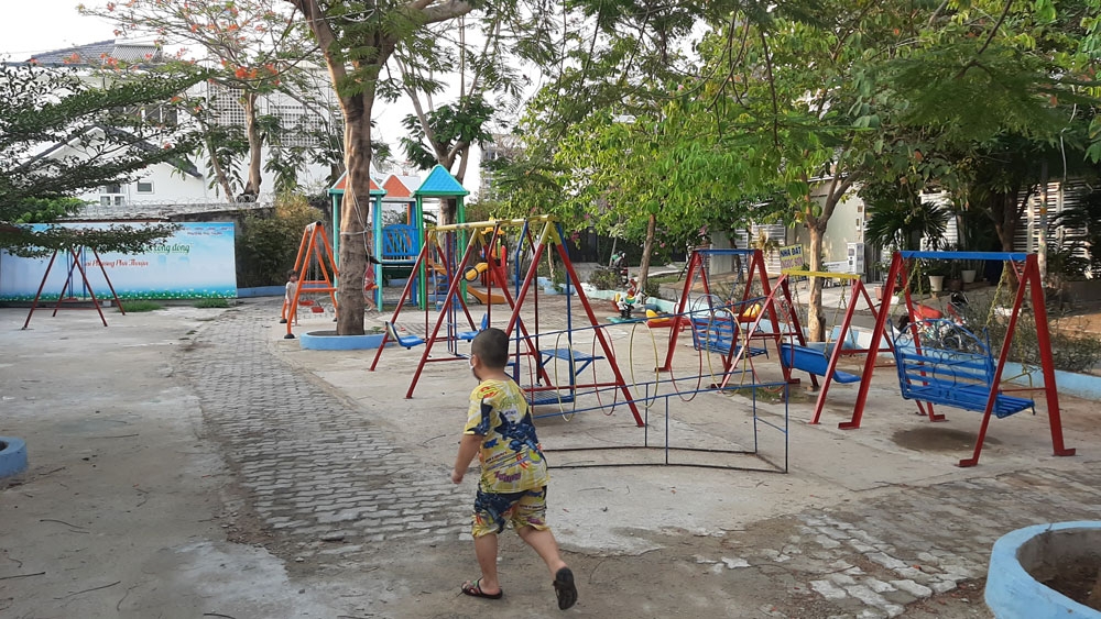 Nhiều khu dân cư tại TP HCM sạch đẹp hơn nhờ giảm xả rác