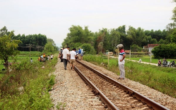 Người đàn ông thiệt mạng khi nằm trên đường ray lúc nửa đêm