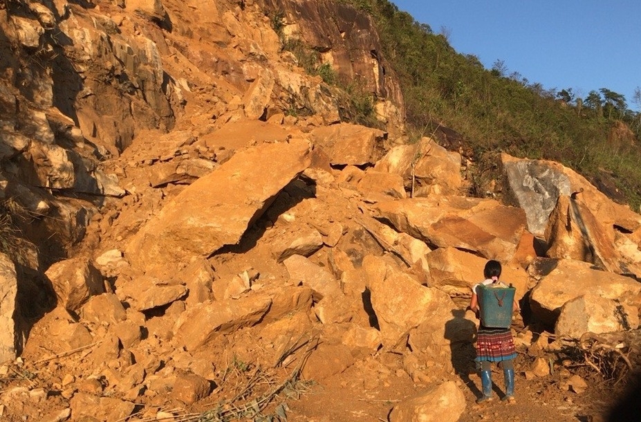 Lai Châu ách tắc giao thông nghiêm trọng do sạt lở