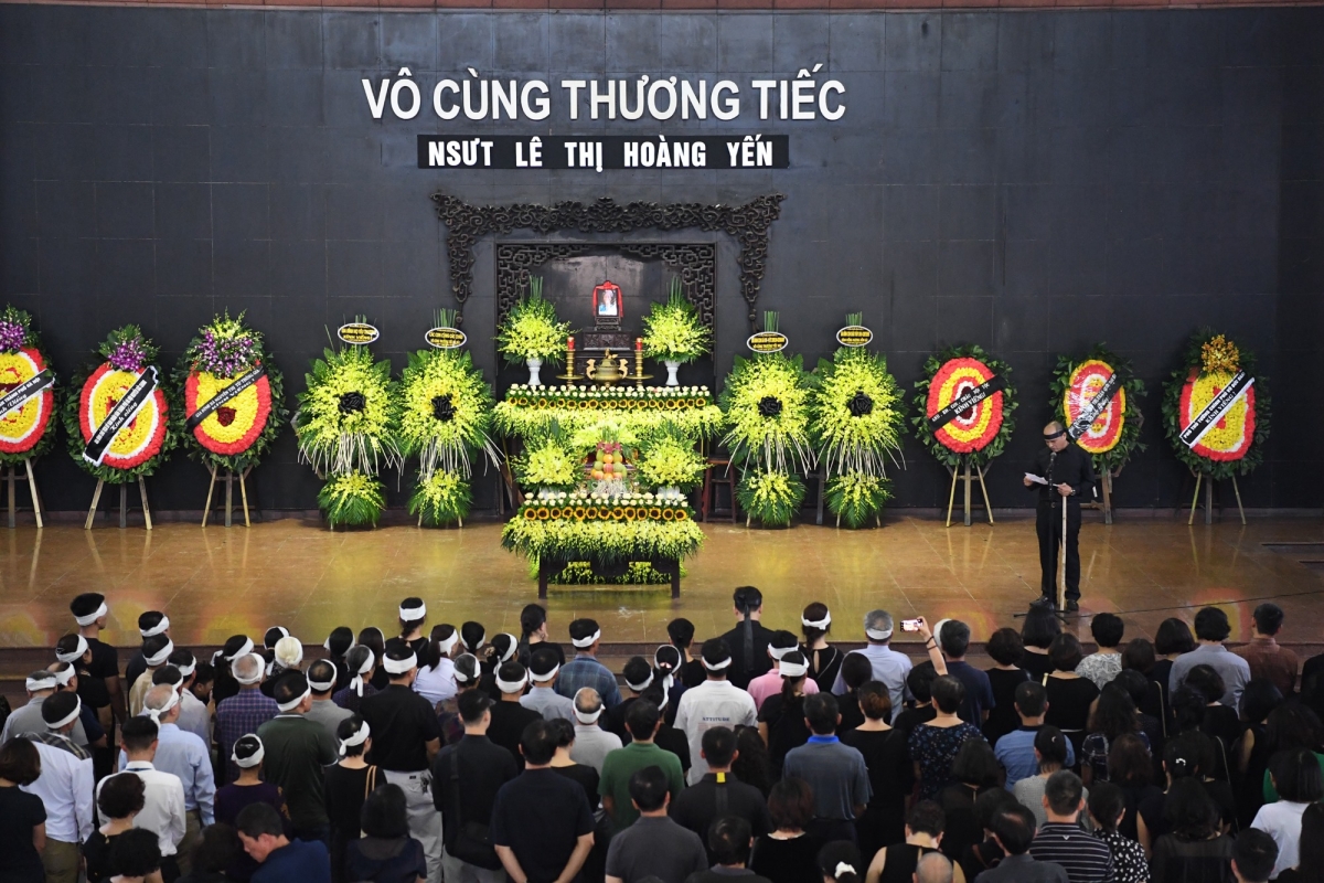 “Cuộc sống khó khăn nhưng NSƯT Hoàng Yến luôn làm nghề vì tình yêu“