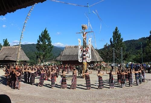 Lễ kết nghĩa của người Cơ tu ở huyện Tây Giang, tỉnh Quảng Nam