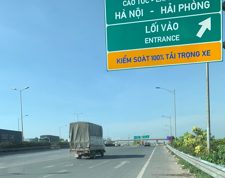 Công an Hà Nội tập trung xử lý các điểm “nóng” về trật tự ATGT