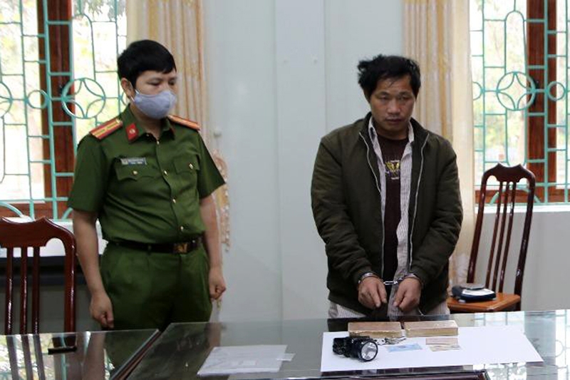 Một đối tượng sa lưới trên đường vận chuyển 2 bánh heroin