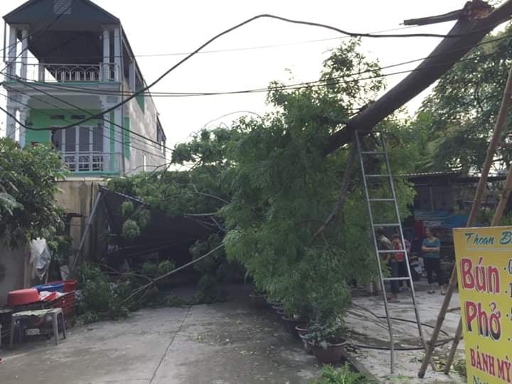 Hơn 1.200 ngôi nhà hư hỏng do dông lốc tại Bắc Kạn