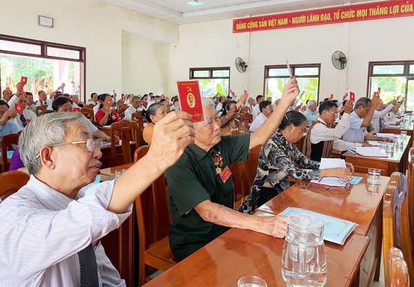 Chất lượng cấp uỷ khóa mới: Dành “ghế” cho người trẻ có năng lực