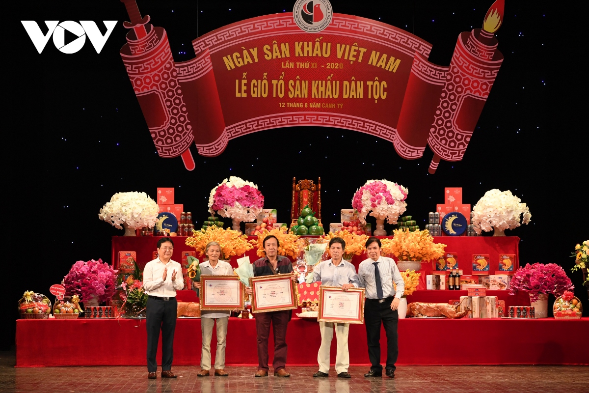 cac the he nghe si du le gio to san khau 2020 tai nha hat lon hinh anh 13