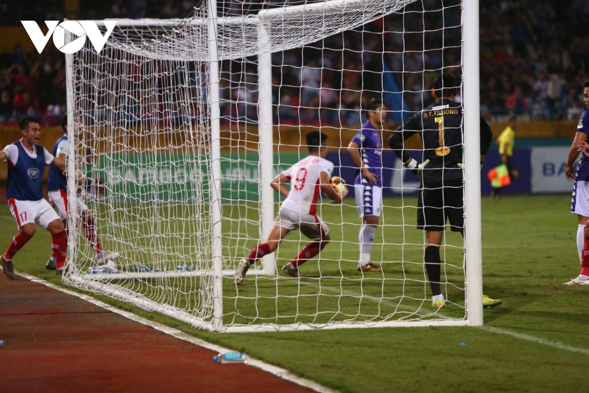 toan canh viettel 1-2 ha noi fc ruc lua derby thu do, xung danh chung ket hinh anh 5