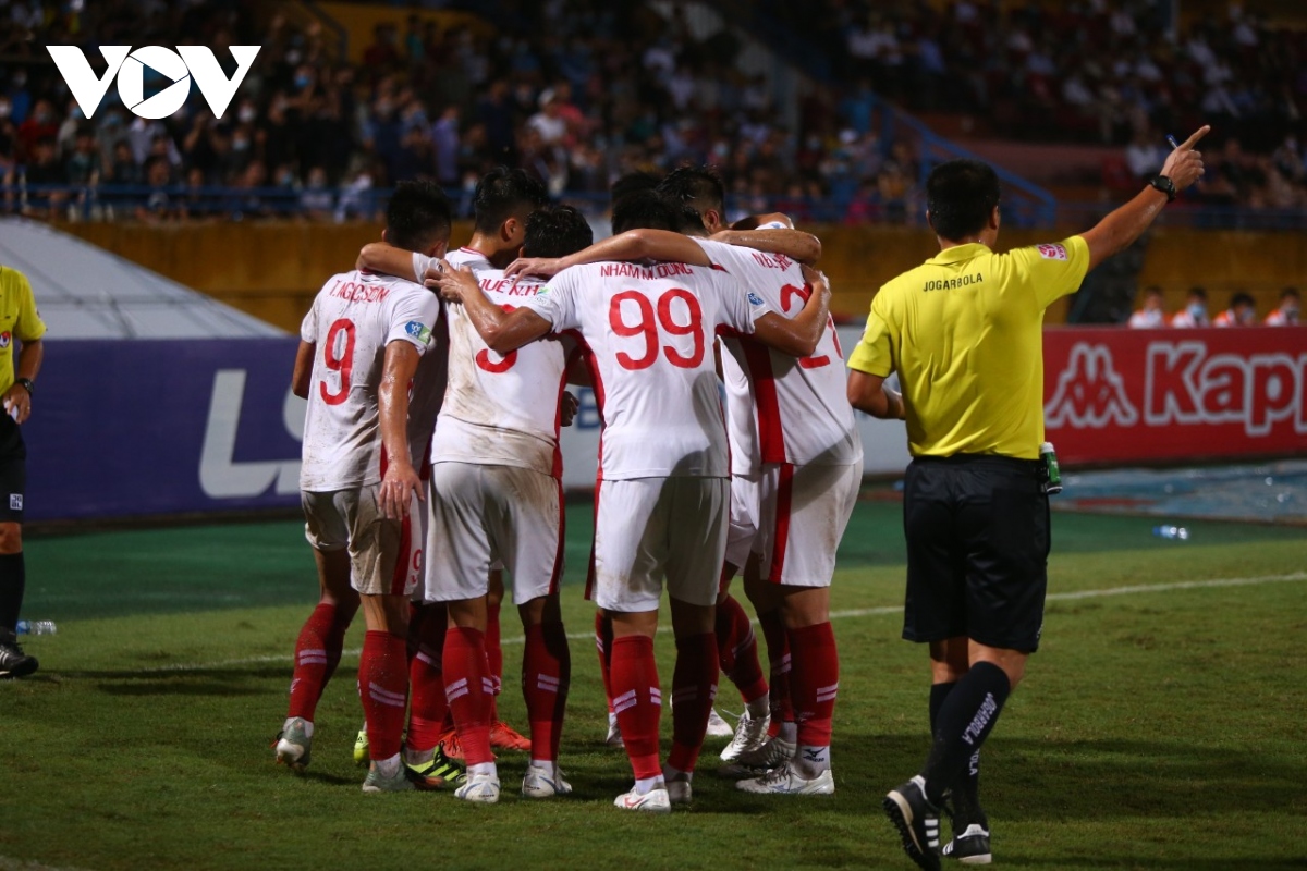 toan canh viettel 1-2 ha noi fc ruc lua derby thu do, xung danh chung ket hinh anh 6