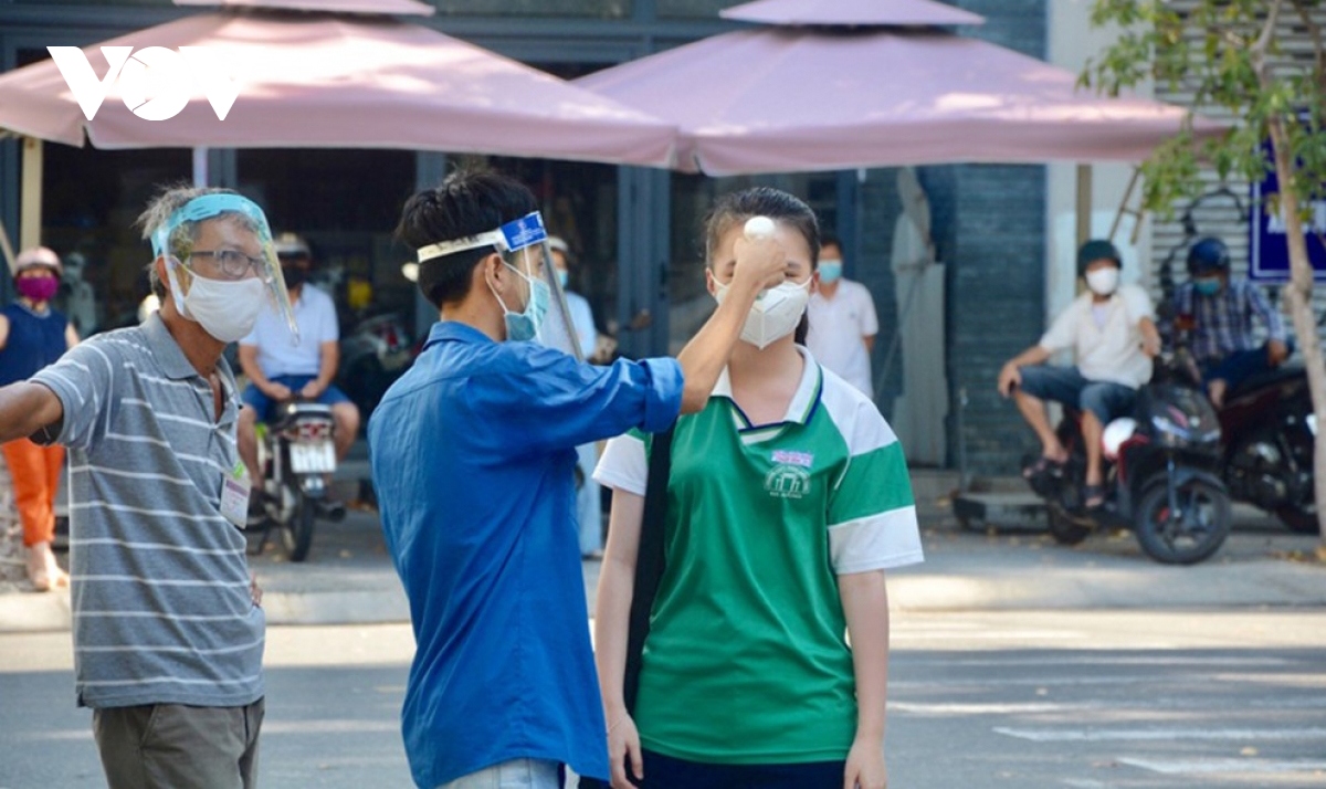 covid-19 two new imported cases raise vietnam s tally to 1,068 picture 1 covid-19 two new imported cases raise vietnam s tally to 1,068 picture 1