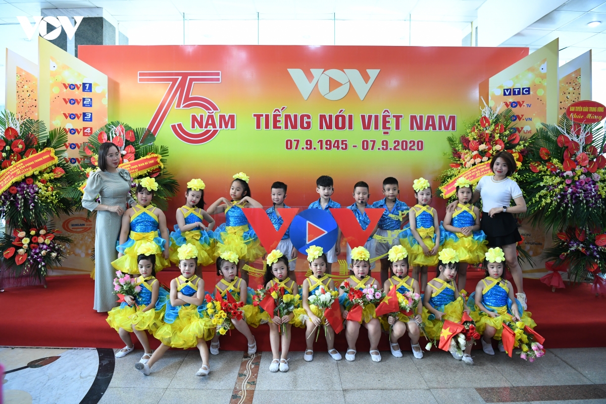 toan canh le trao giai thuong tieng noi viet nam lan thu iv nam 2020 hinh anh 9