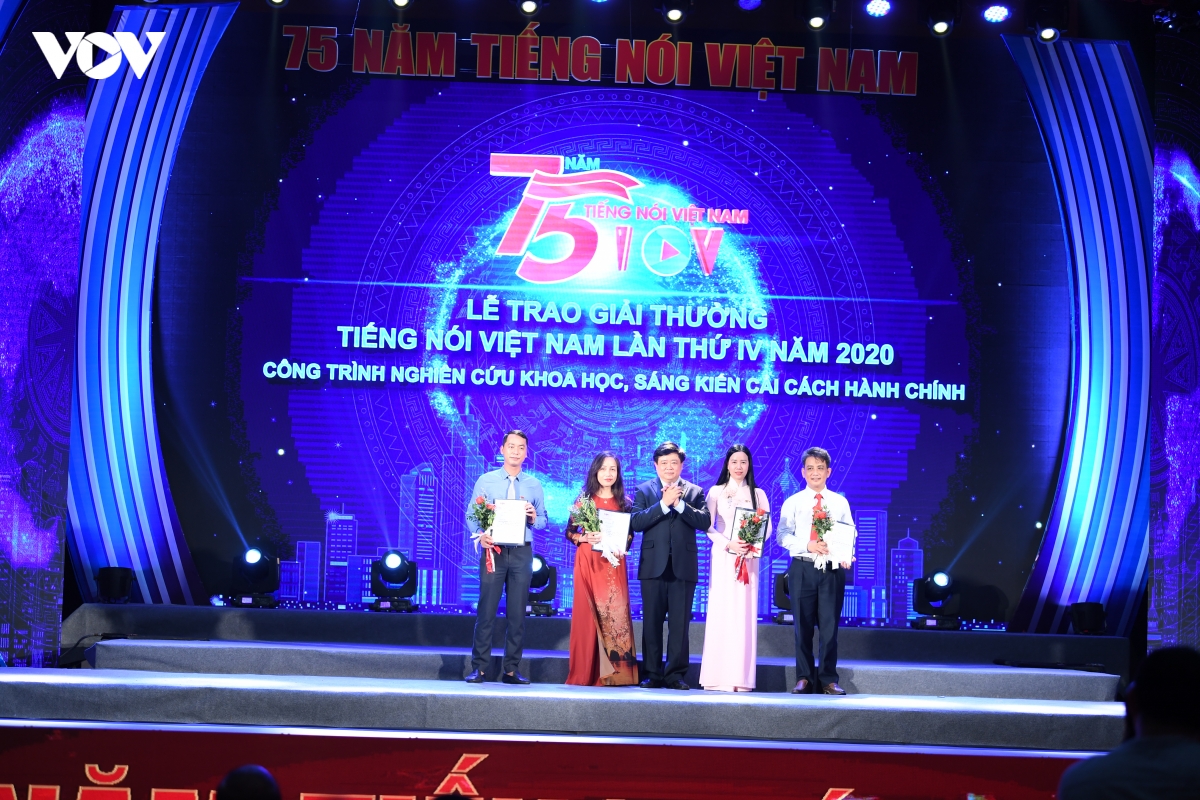 toan canh le trao giai thuong tieng noi viet nam lan thu iv nam 2020 hinh anh 5