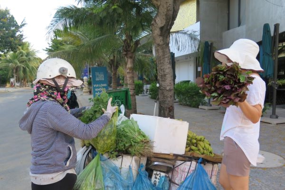 hinh anh Da nang ngay dau noi long gian cach xa hoi hinh anh 17